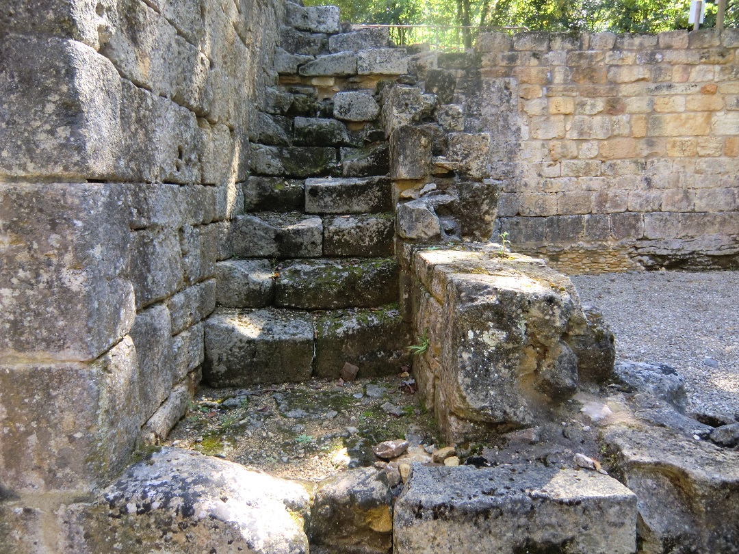 escalier de létage ruiné red25